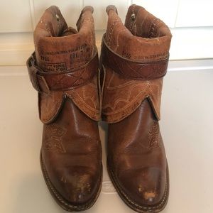 Canty western ankle boots